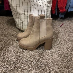 SODA Tan Heeled Boots